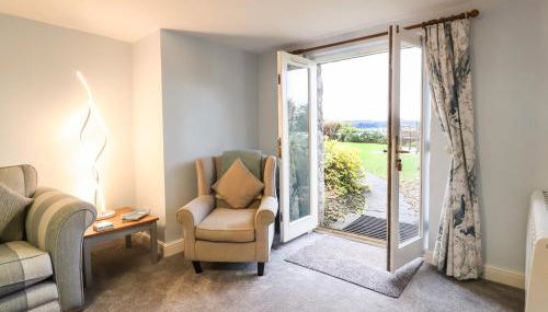 Inglewood Court - Photo 4