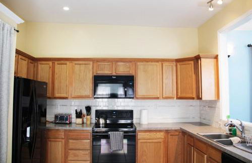 Charming home in heart of St Joseph 30 Plus days - Foto 3