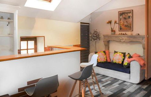 3 Bedroom Awesome Apartment In Autun - Foto 6