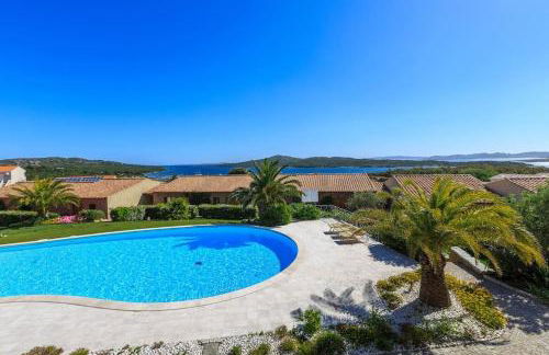 Boutique Apartment no 24 with Sea View and large Pool - Photo 11