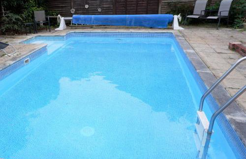 Colchester Sunny Apartment with Pool and EV Car Point - Foto 15