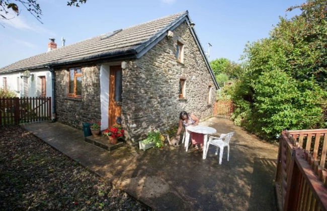 Inviting 2-bed Cottage in Newcastle Emlyn - Foto 1