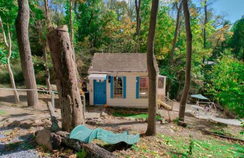 Vintage Lovers` Cabin with Jacuzzi & Lake Access - Foto 6