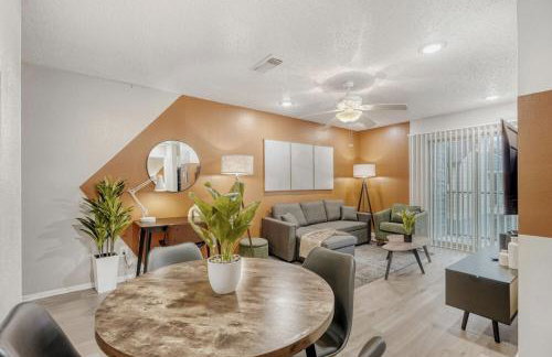 Relaxing King Suite Getaway - Sleeps 4 - Pool, Pkg - Foto 10