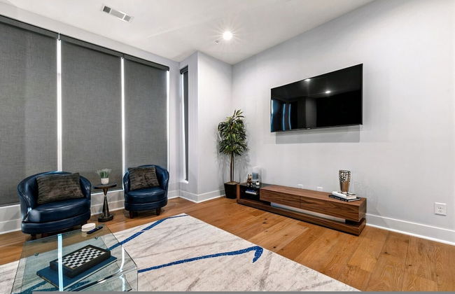 Luxurious Midtown Home Rooftop Views by Silverx - Foto 38