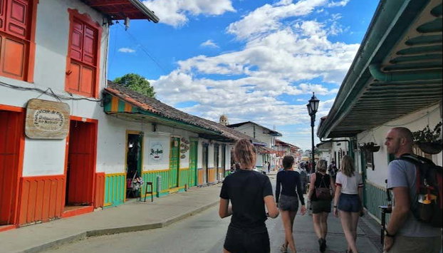 Visite de Salento et de la vallée de Cocora - Photo 5, Balade dans les rues colorées de Salento