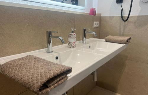 Ferienwohnung, 2 Zimmer, 4 bis 6 Personen, 67 qm, mit großem Balkon, entlang am Fluss, an der Aach, am Bodensee, nah am Naturschutzgebiet - Foto 18