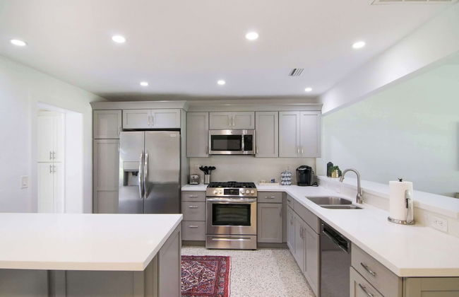 La Casa Blanca Minutes From the Beach! - Foto 11