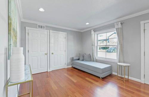 @ Marbella Lane - Buckingham Place Laundry + P - Photo 21