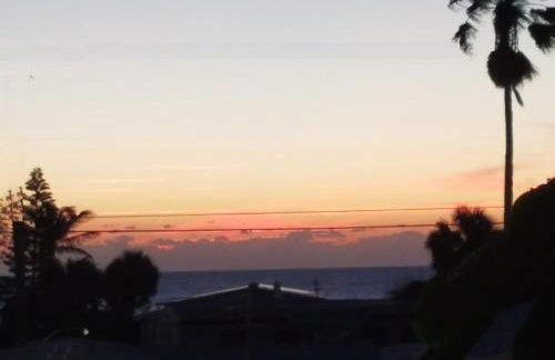 SAND CASTLE-Fun For Big Groups-Walk to Beach, Heated Pool, Lanai - Foto 29