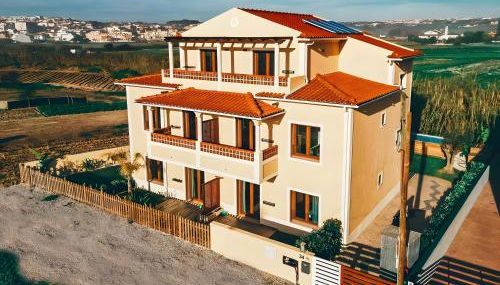 Drop In Beach Apartments - Photo 2