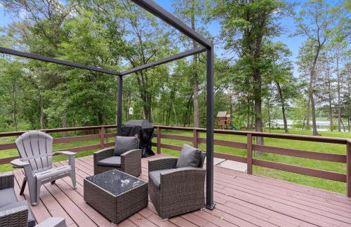 Large Home with lake views and space to entertain friends - Foto 39