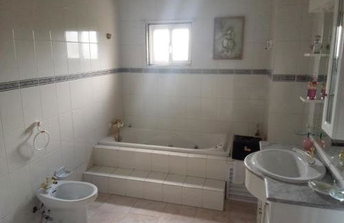 Apartment with balconies and garden - Foto 11