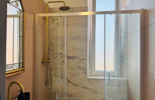 HERITAGE HOUSE City Center -ENTIRE APARTMENT- - Foto 40