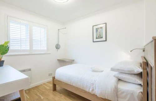 Modern & Private - Free Parking - Photo 5