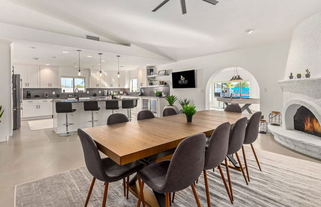 5BR Resort-style Oasis 2 Primary s Cabana Gameroom - Photo 11