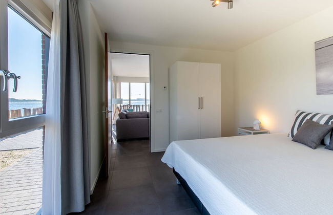 Exclusive Apartment on the Ground Floor Directly Located on the Water - Foto 9