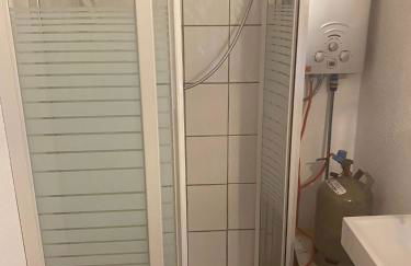 Autarke, idyll. Hütte mit Kamin+Aussicht - Photo 12