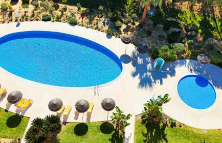 Fabulous Sunny Pool&Garden Condo by BeCherish - Foto 34