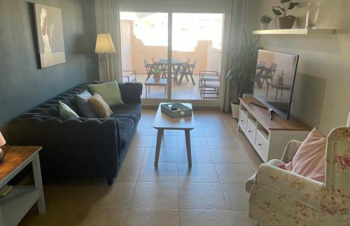 Apartamento con piscina y terraza muy cerca de la playa - Foto 2
