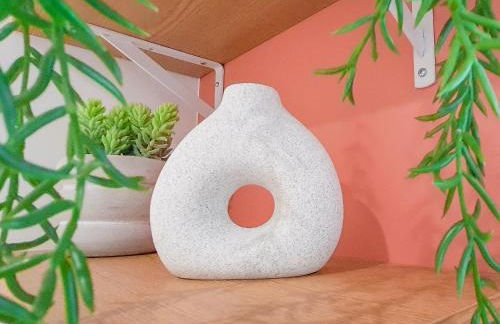 A L'ombre des Pins, Appartement neuf, élégant, Parking gratuit, Netflix, au calme à 100m de l'océan - Photo 18