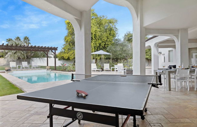 Sleeps 19, 7bdr Estate! Sports Court, Putting Green, Pool Farrier by Avantstay - Foto 44