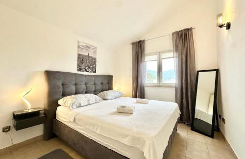 Villa Andrijana - Exclusively Yours - Family Getaway with Private Pool - Photo 39