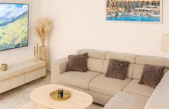 Downtown Cannes Living - Photo 1