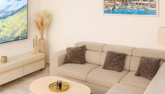 Downtown Cannes Living - Photo 1