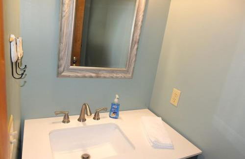 The Maple Cottage - Walk to Beach & Lake Michigan - Foto 43