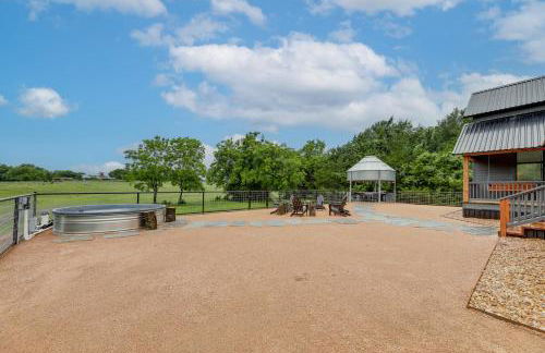 Sip, Fish and Relax Fireside Serene Schulenburg Gem - Foto 27