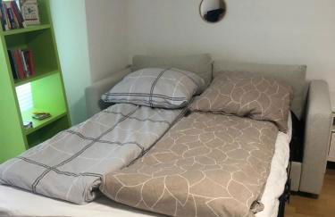 Central-Quiet-5min to tram-shopping- - Foto 8