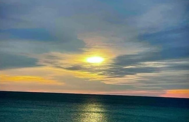 Beautiful Condo with Spacious Balcony to Enjoy Fascinating Ocean View - Unit 1002 by RedAwning - Foto 46