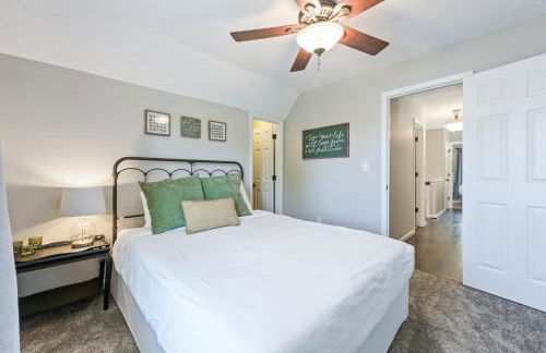 Fully Fenced & Stylish 3BR Near LakePoint Sports - Foto 22