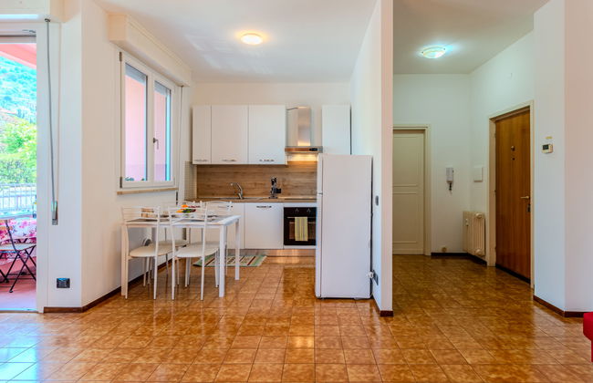 2 bedroom Apartment in Bellano with garden - Photo 12