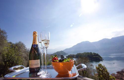 State of the art home suite with 180 degree panoramic lake view, pool and spa sleeping up to 10 guests by Italian Apartments - Foto 3