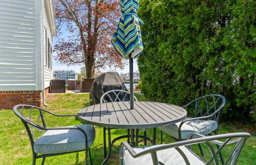 The School House Cottage, Historic 1BR Mystic River Stay Near Seaport - Foto 29