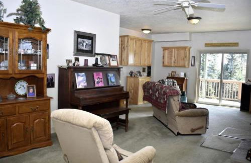 Off-The-Grid Cottage Rental with 360-Degree Mountain Views near Cascade, Idaho - Foto 8