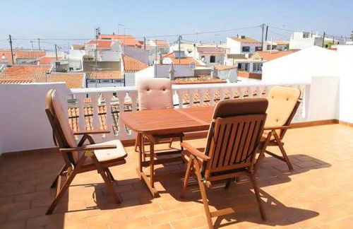 Retreat with Terrace and View in Espiche #1887 - Foto 16