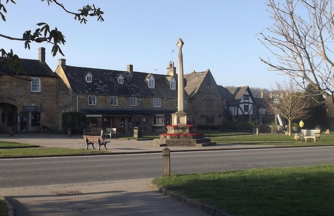 Spacious 3 Bedroom Cabin at Avonvale Holiday Lodge - Foto 10