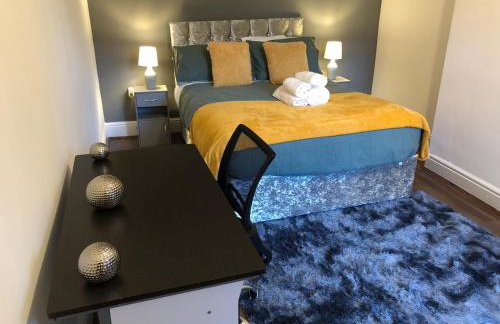 Comfortable Home From Home Bolton Central - Sleeps - 10 - Foto 21