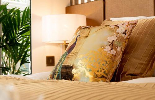 THE PALMS Lux living Condo B'mouth Town Centre & Beach - Photo 11