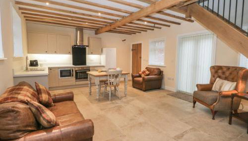 Winnie's Stable - Photo 2