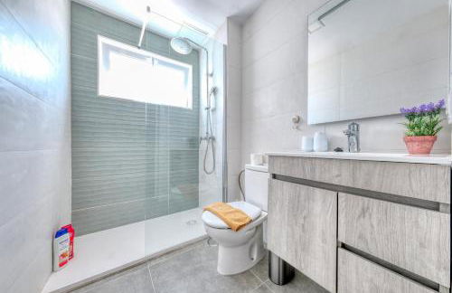 Casa Lolo y Pepe - 100M to the Beach By Lanzarote Vacation Homes - Foto 26