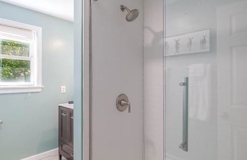 4BR Retreat, 16mi to Acadia NP, with Game Room - Foto 45