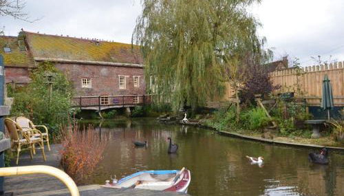 4 Bed in Corfe Mullen THOLD - Photo 2, Other