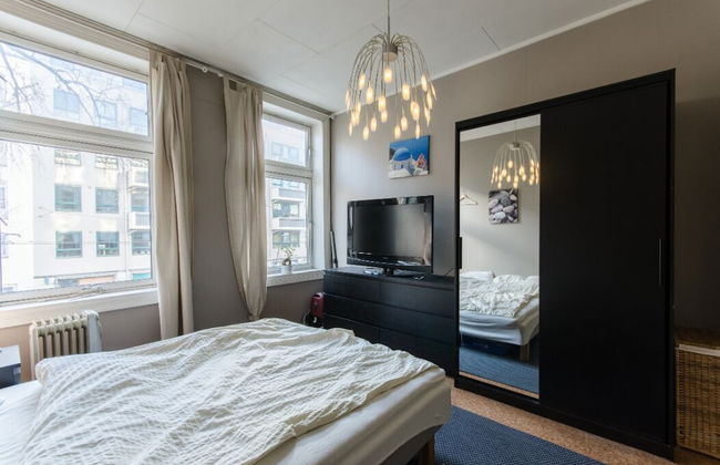 StayPlus Comfy 1BR Apt - Hip Area - Photo 1