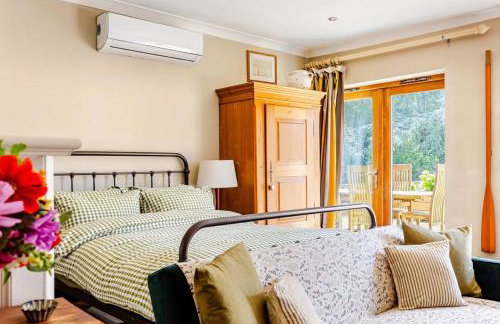 The Old Pool House, Stylish Large Studio in Private Country Estate with Air Con - Foto 8