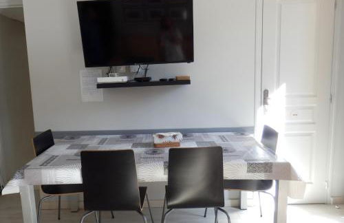 Agréable T2 au centre de Luchon - Foto 1