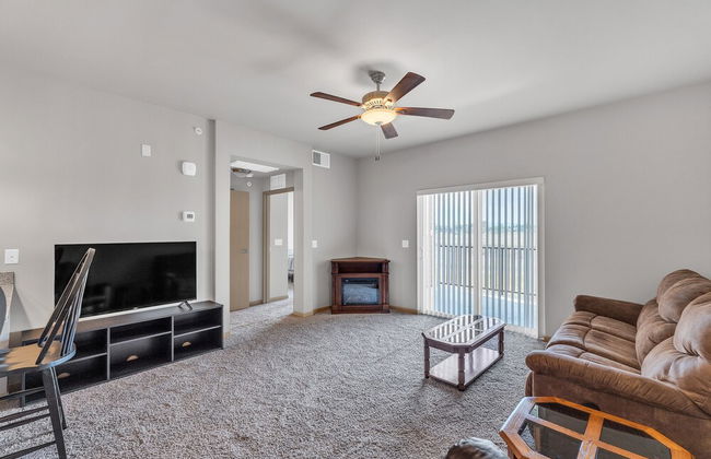 Luxurious 1 Bed 1 Bath Apartment At The Meadows-Pet Friendly by FlexHaus - Photo 9